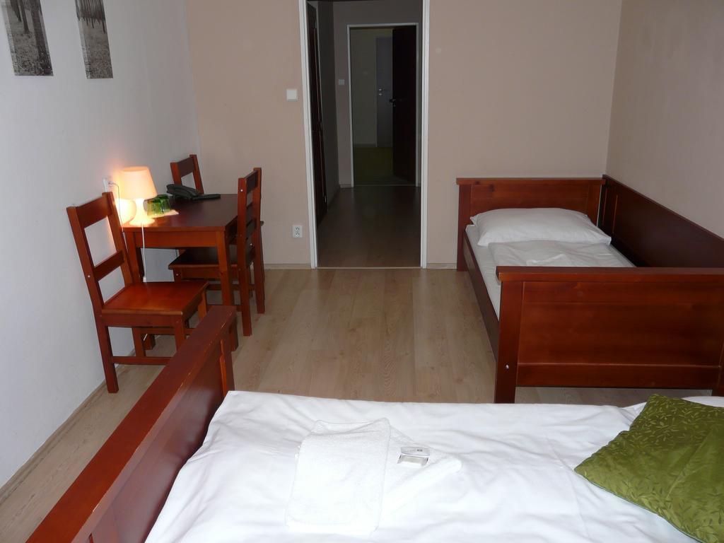 Hotel Ondras Zlín Chambre photo