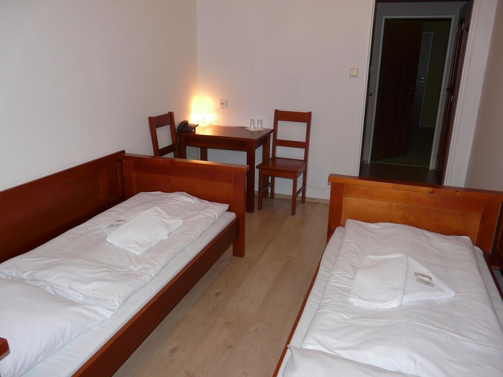 Hotel Ondras Zlín Chambre photo